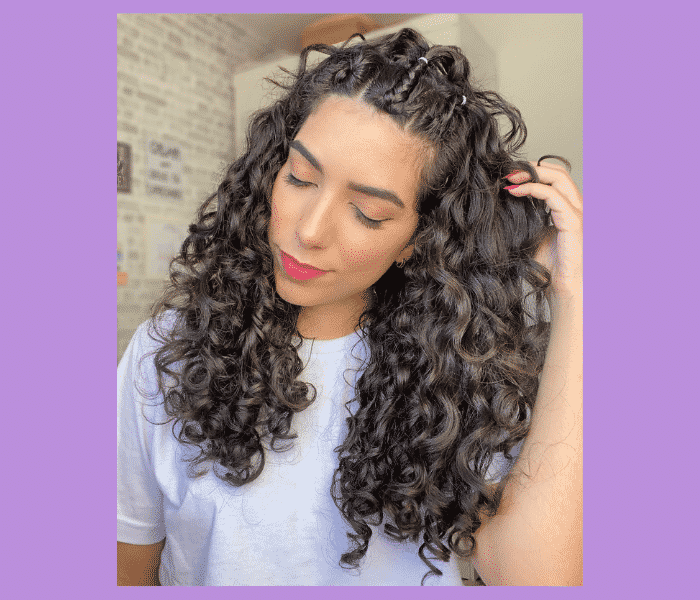 Penteados para cabelos cacheados: Confira 9 opções fáceis e estilosas