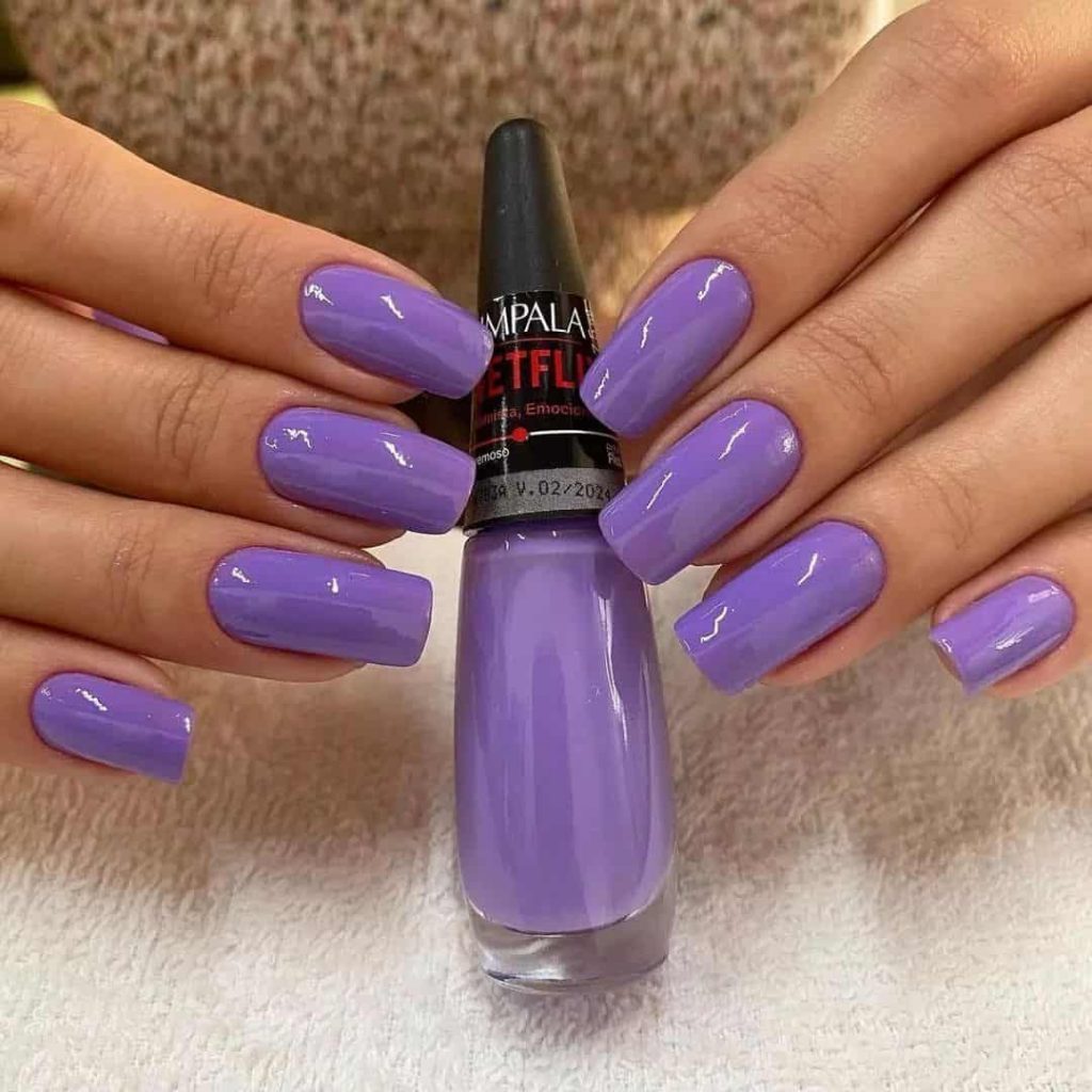 manicure lilás