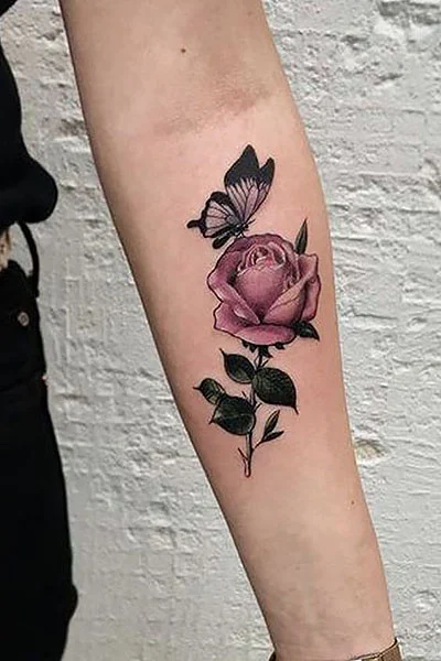 tatuagem de rosa e borboleta